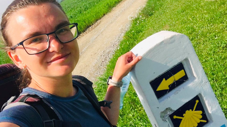 “Моє Camino в Україну”: Христина Михайлюк йде шляхом святого Якова і збирає гроші на ЗСУ