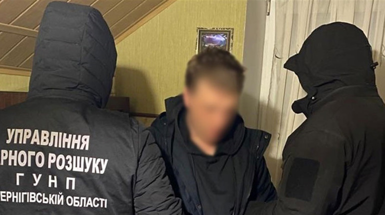 В Чернігові поліцейські затримали чоловіка, який займався торгівлею наркотиків