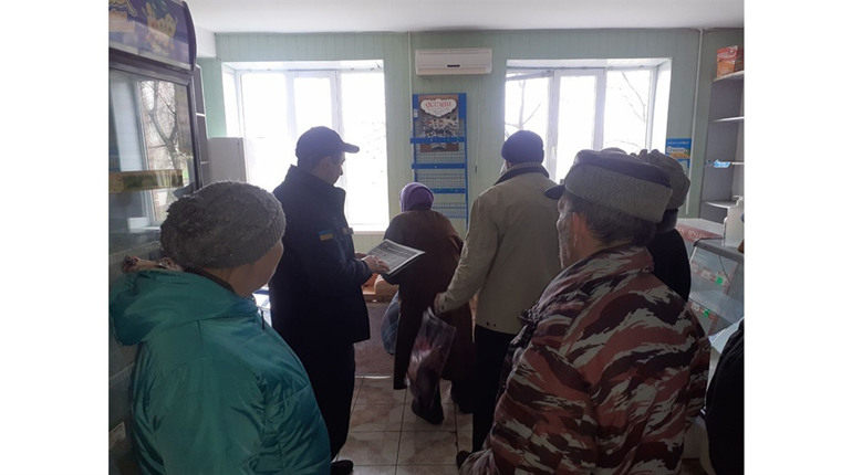 Рятувальники провели роз’яснювальну роботу з відвідувачами ринку в Білопіллі