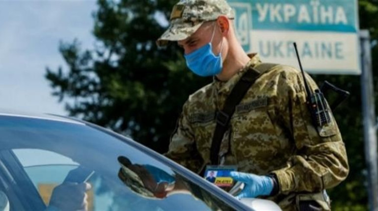 Кабмін вніс зміни до правил перетину держкордону: кому дозволили виїзд