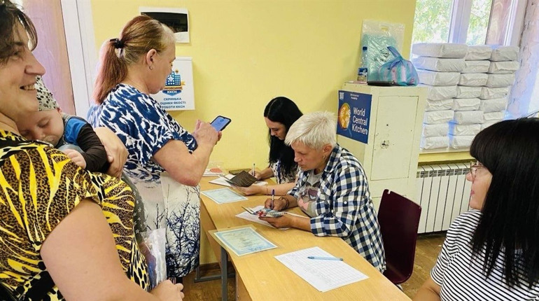 У Покровську 100 родин з малюками отримали гуманітарну допомогу