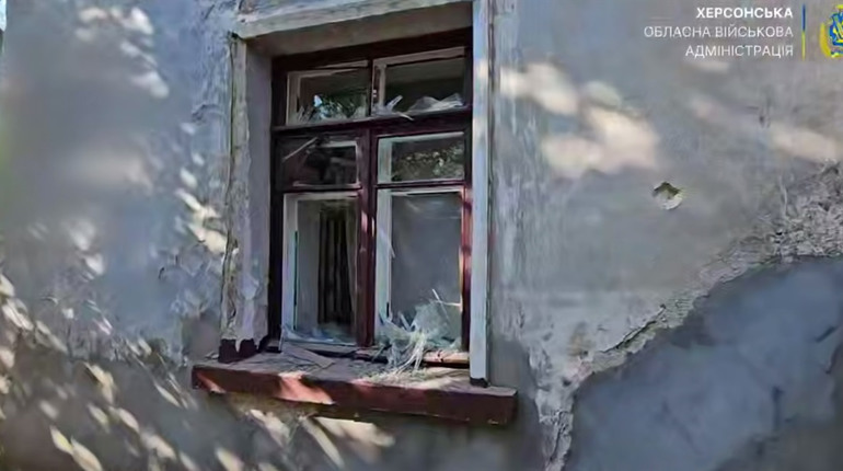 На Херсонщині армія рф завдала ударів по критичній інфраструктурі та житловим кварталам