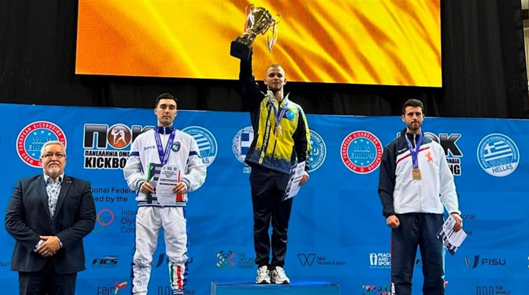 Спортсмен з Південного став дворазовим чемпіоном Європи з кікбоксингу WAKO (ФОТО)