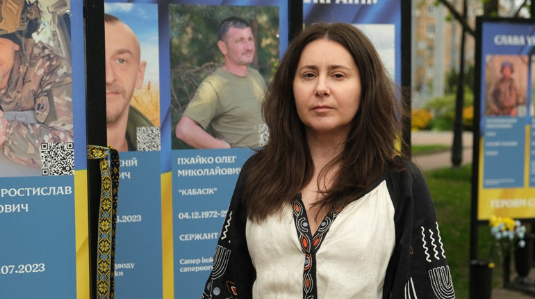 У Всесвітній день вишиванки стартує акція з вшанування полеглих “Вишита стрічка пам’яті” (умови)
