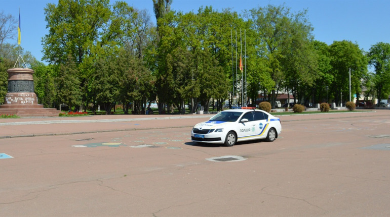 Нетверезий чоловік на дорозі в Переяславі "грав у регулювальника": хроніка поліції