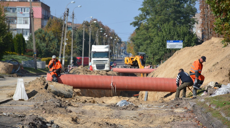 На золотоніському колекторі йдуть масштабні ремонтні роботи