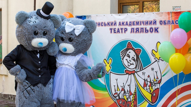 Херсонський театр ляльок запрошує глядачів. Коротко розповідаємо про кожну виставу лютого
