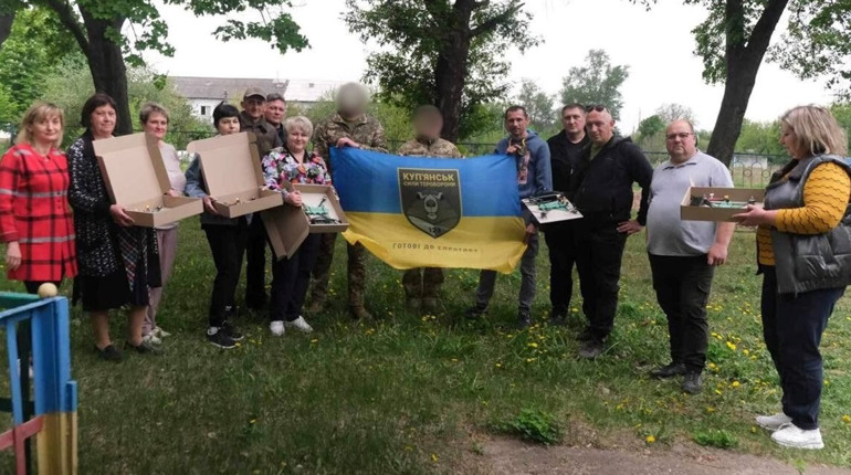 Курилівська громада підтримує ЗСУ: 18 FPV-дронів передали військовим