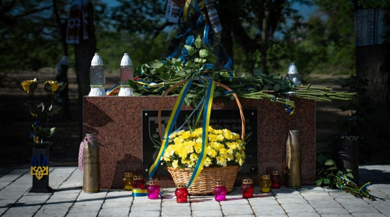 У День Української Державності в Херсоні вшанували пам’ять захисників міста (ФОТО)