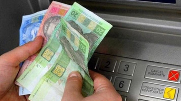 Шахраї видурили у 81-річної жінки зі Сватового 10 тисяч гривень