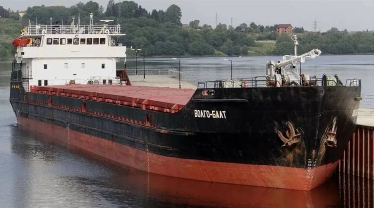 Біля ТОТ Херсонщини затонуло російське судно: перевозило українське зерно