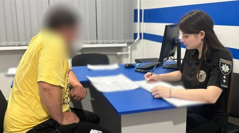 "Допомагав по господарству", а сам ґвалтував дітей: на Одещині затримали 29-річного чоловіка