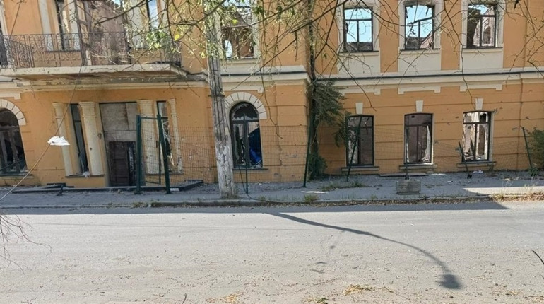 На Херсонщині армія рф завдала ударів по критичній та соціальній інфраструктурі, житлових кварталах