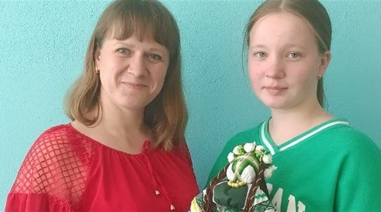 Юна мисткиня з Глухівщини здобула перемогу на міжнародному конкурсі за ляльку-мотанку