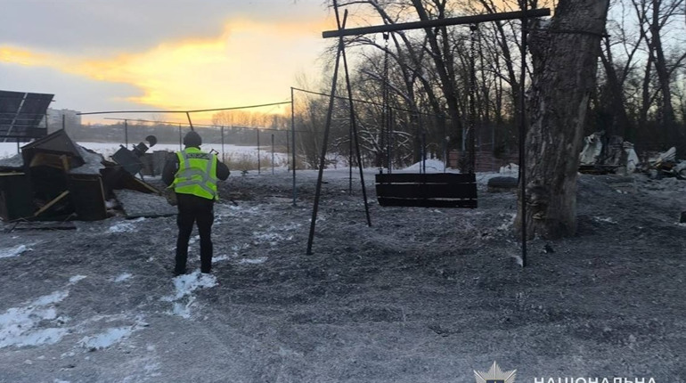 У Шостці через повторний удар БпЛА поранено трьох поліцейських та цивільну жінку