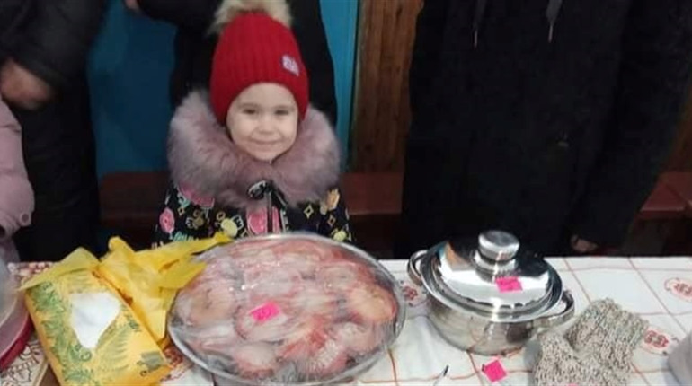 У селі Озеро провели благодійний ярмарок та відправили гумвантаж військовим