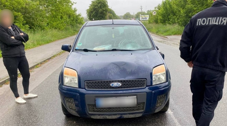 У Барі 14-річний хлопець потрапив під колеса автомобіля на пішохідному переході