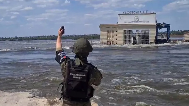 Водосховища пересихають, поливати городи нічим: окупанти мріють відновити Каховську ГЕС