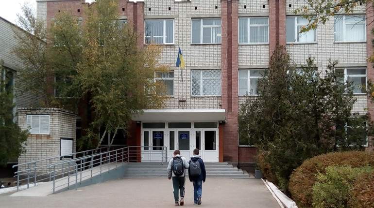 Гауляйтер Нової Каховки “намалював” 620 учнів в одній зі шкіл міста