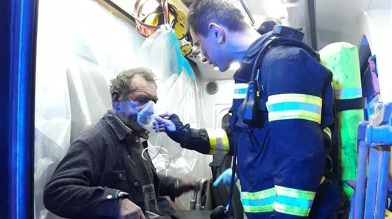Сарненські рятувальники загасили нічну пожежу у житловому будинку