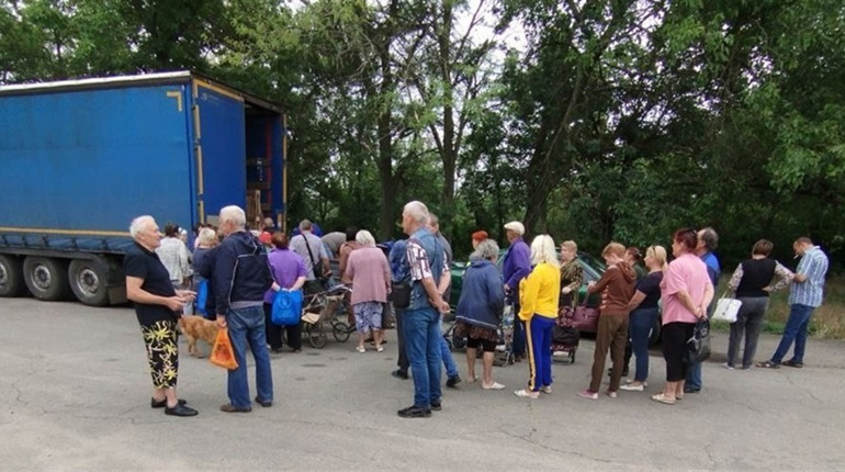 «Питна вода на Херсонщині — найгостріша проблема: ініціативні первомайці продовжують допомагати