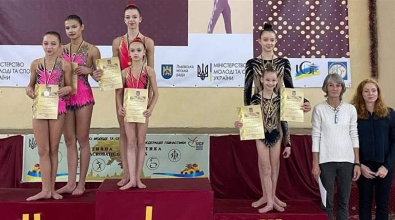 Мріють про міжнародну арену: дрогобицькі спортсменки перемогли на чемпіонаті України з акробатики