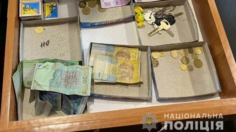Продавчиня впізнала крадія: на Сарненщині пограбували магазин