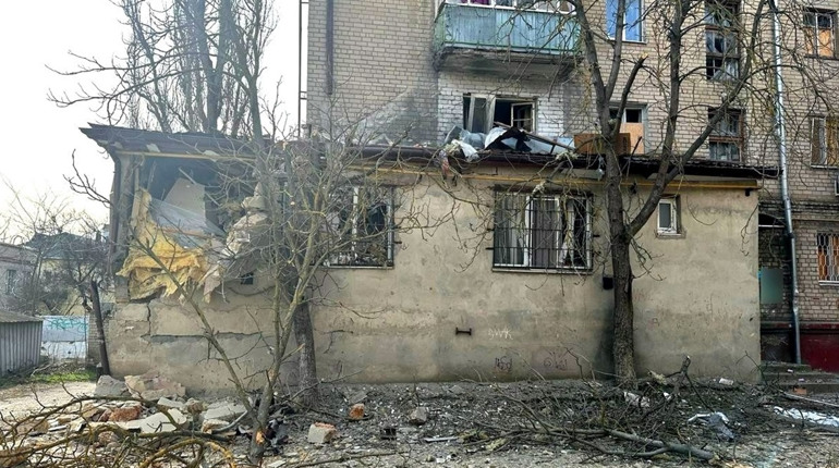 Армія рф продовжує завдавати удари по Херсонщині: поранені троє цивільних та шість поліцейських