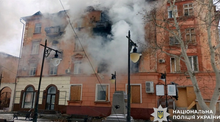 Окупанти обстріляли 27 міст і сіл Херсонщини: 9 поранених, пошкоджено 8 будинків