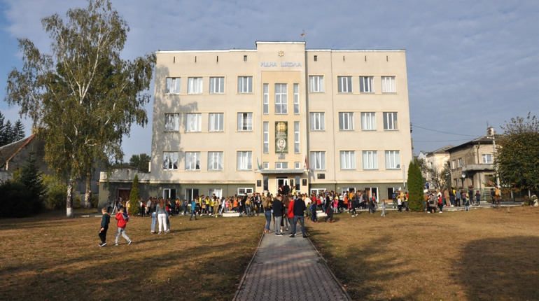 Міській гімназії потрібний вчитель початкових класів