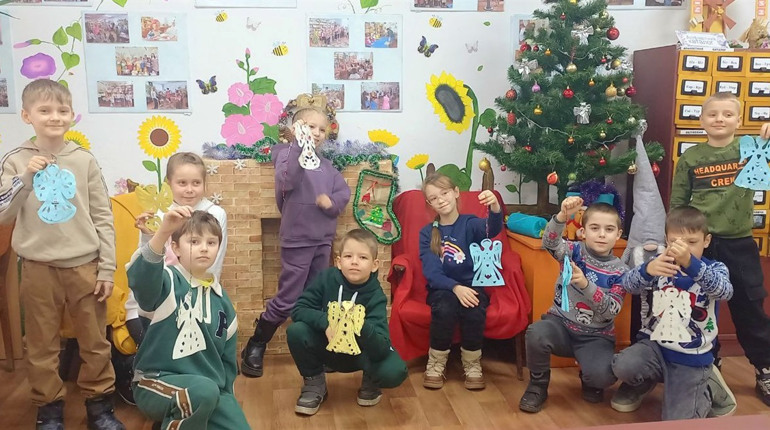 Для учнів провели майстер-клас із виготовлення Різдвяного янгола