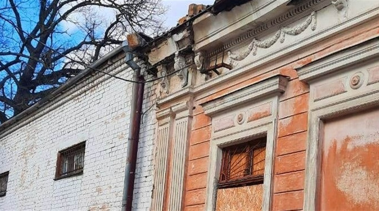 На Херсонщини російські терористи поцілили у житлові будинки та критичну інфраструктуру