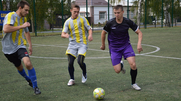 У Сватовому відкриють новий спортмайданчик зі штучним покриттям і одразу зіграють на ньому у футбол