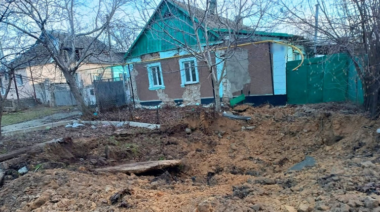 На Херсонщині армія рф атакувала житлові будинки та аграрне підприємство (ФОТО)