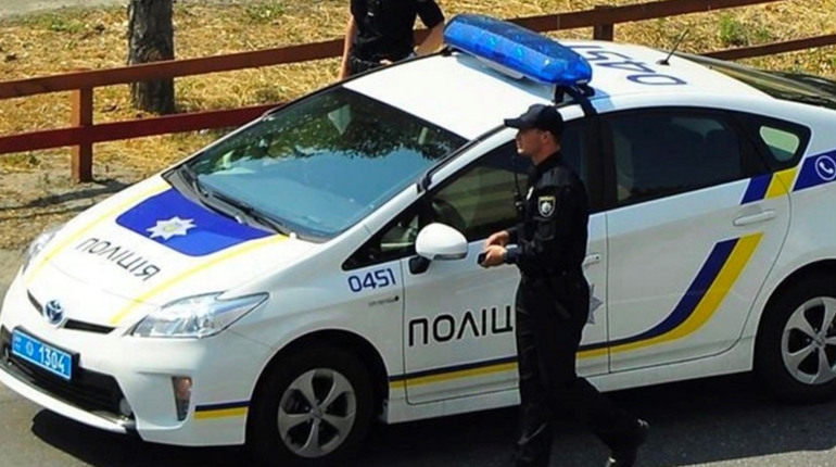 Чоловік поскаржився на дружину, яка в процесі розлучення прийшла сваритися: хроніка поліції