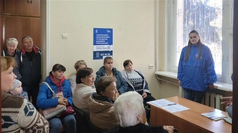 У Черкасах працює гумштаб для переселенців з Торецької громади: яку допомогу можна отримати?