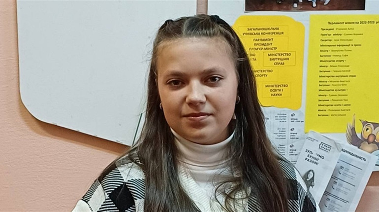 У глухівській школі №6 обрали нову президентку учнівського парламенту. Яка у неї програма?