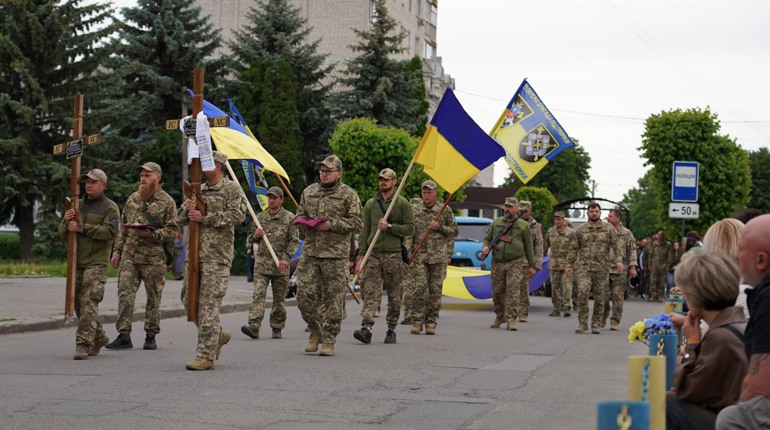 У Барській громаді попрощалися із Захисниками Володимиром Кривим та Іваном Стукаловим