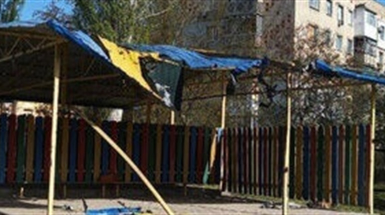 Ворог атакував зупинку громадського транспорту у Херсоні: є поранені