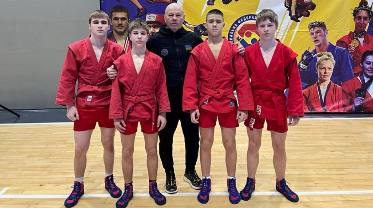 Нетішинські спортсмени стали призерами всеукраїнського турніру з самбо