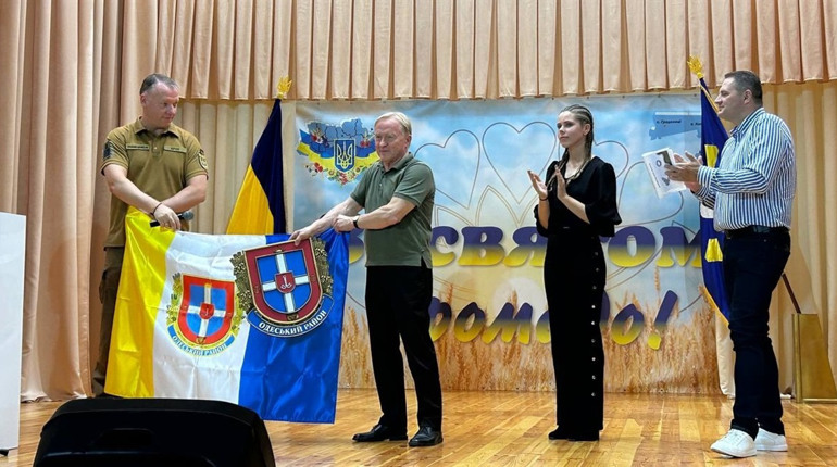 У Біляївській громаді відзначили 8-му річницю створення: приймали подарунки гостей, вітали колективи