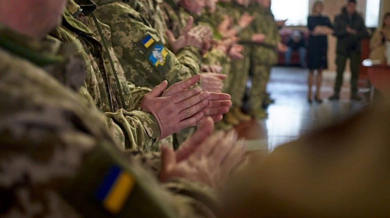 На Черкащині вручили відзнаки оборонцям неба