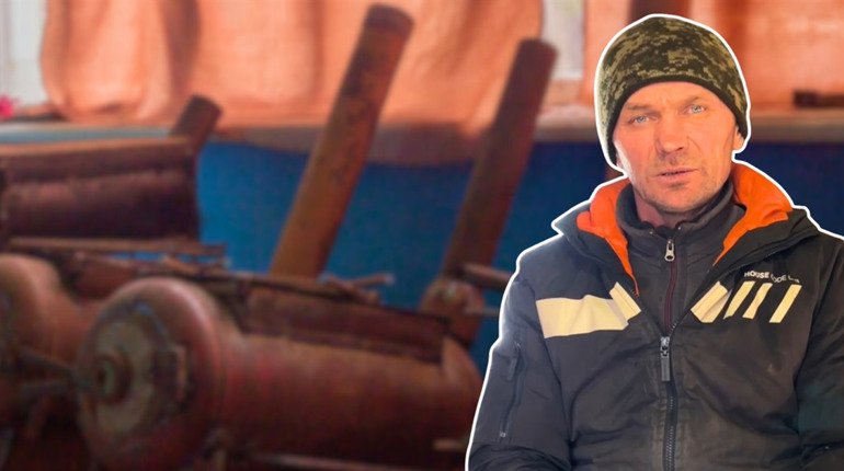 Щоб не мерзли в окопах: волонтер із Сарненщини виготовляє буржуйки для захисників