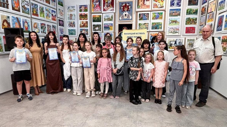 В Ізмаїльській картинній галереї відкрилася Міжнародна виставка-конкурс «Дунай – ріка дружби»
