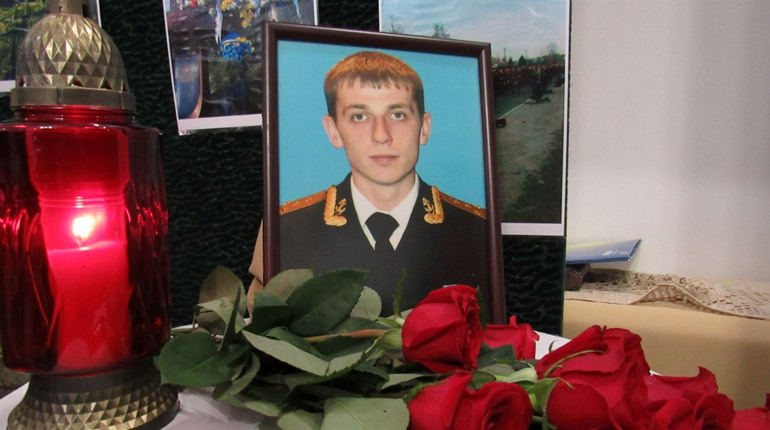 У Кременці провели вечір памʼяті військового журналіста Дмитра Лабуткіна