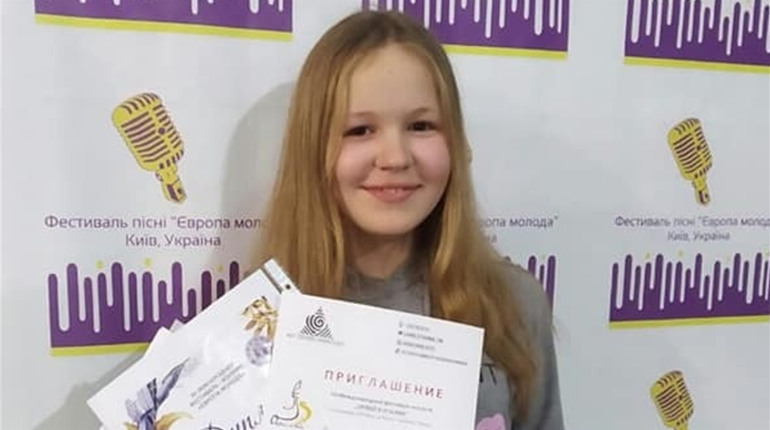 Юну співачку зі Старокостянтинова запросили на конкурси в Італії та Білорусії
