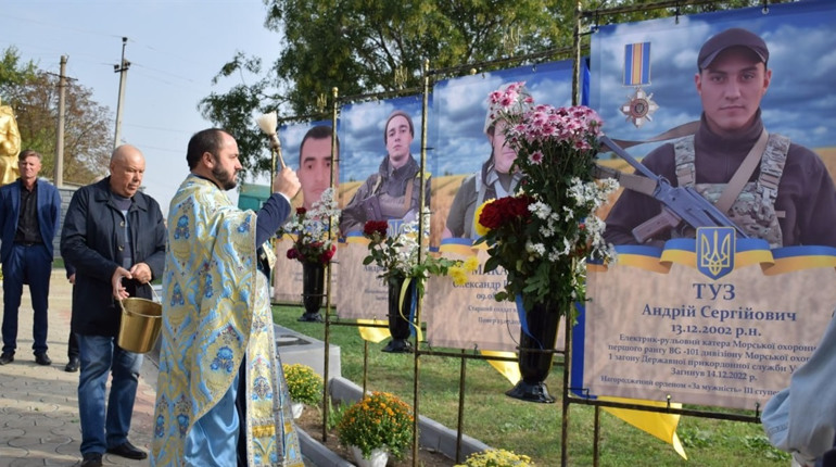 У селі Мирне відкрили Алею пам’яті загиблим Героям, землякам - захисникам України