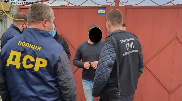 Хабар у херсонському університеті: викладач вимагав зі студента гроші за диплом та «обхідний» лист