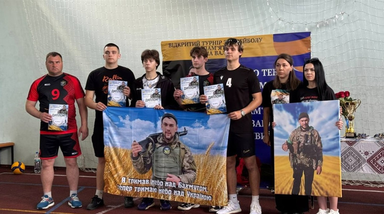 Волейбол, автопробіг і любов до неба: як родина Антона Валєєва зберігає пам’ять про Героя