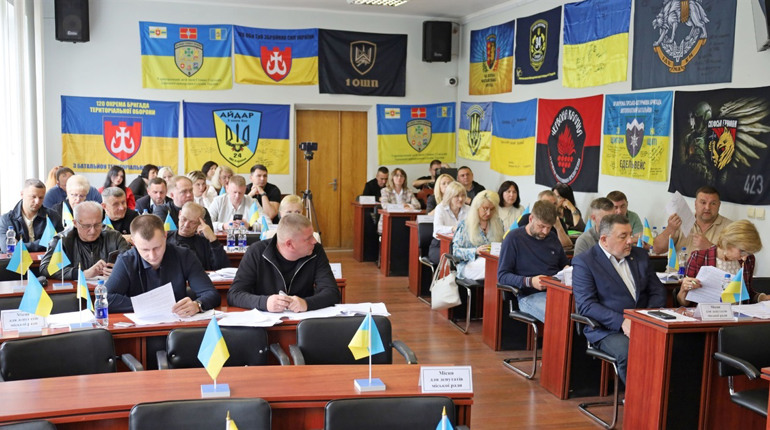 Підтримка ЗСУ та нові соціальні ініціативи: депутати у Жмеринці ухвалили важливі рішення для громади